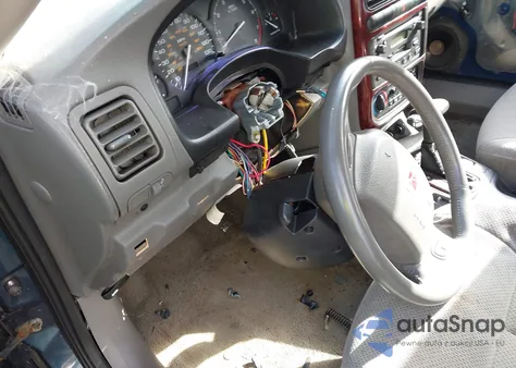 2002 Saturn L-Series Lw300 z USA, uszkodzony, nr VIN 1G8JW84R72Y531382